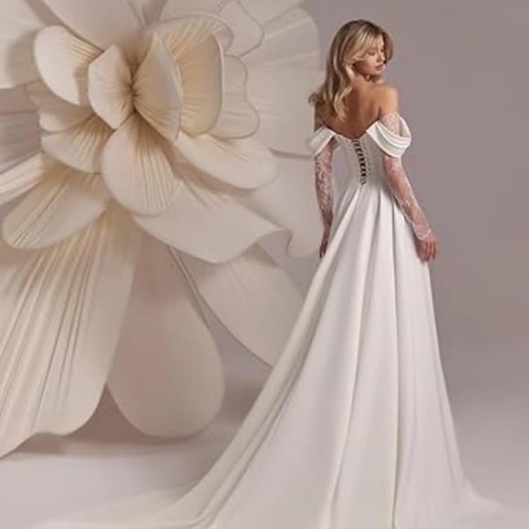 Chic Off-Shoulder Cream Wedding Dress - Picture 4 of 4